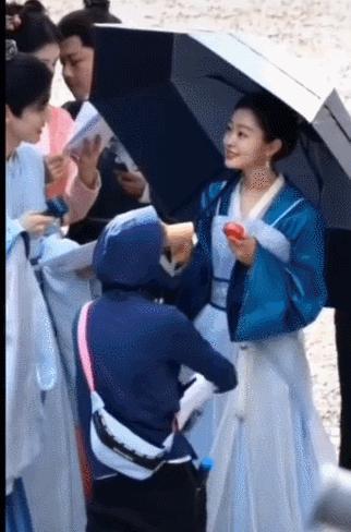 口碑崩了？？