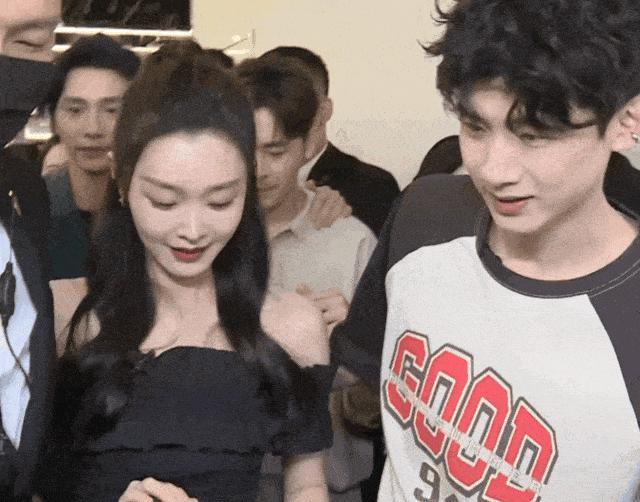想秀恩爱又要避嫌？内娱最般配情侣也翻车了……