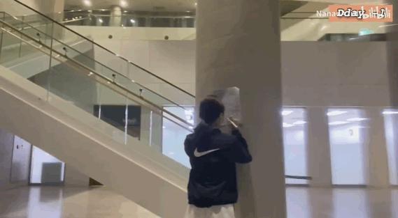 韩女集体发疯：不生孩子，拼命考公