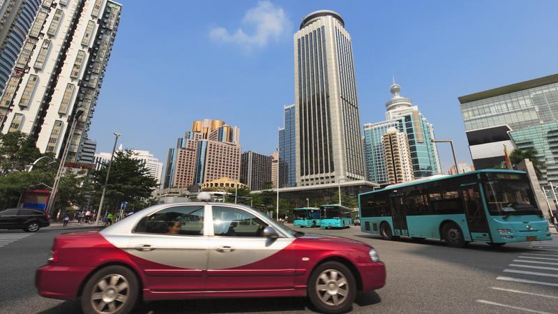 开了二十年出租车，他在老家买了两套房