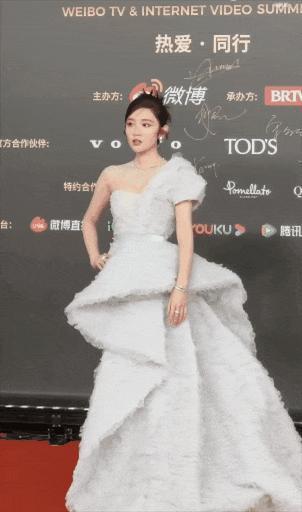 北京这场红毯：张天爱性感，娜扎被营销连累，马伊琍地位不低