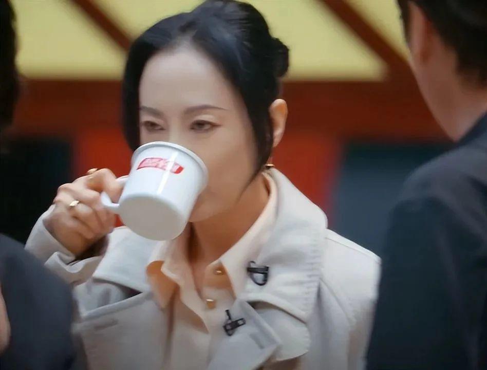《声生不息3》：周深的尴尬，揭开了娱乐圈的三大现实面