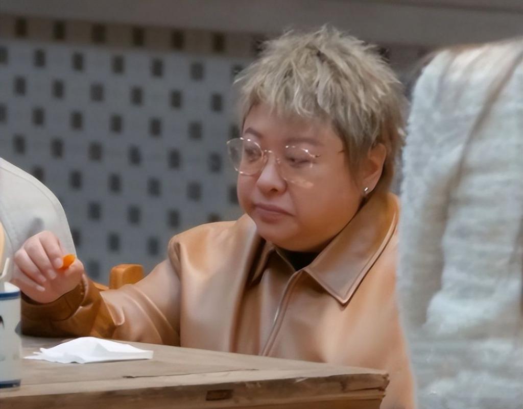 《声生不息3》：周深的尴尬，揭开了娱乐圈的三大现实面