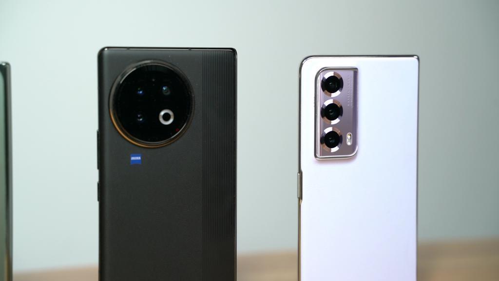 折叠屏手机大横评：富哥钟爱的折叠屏值得买吗？