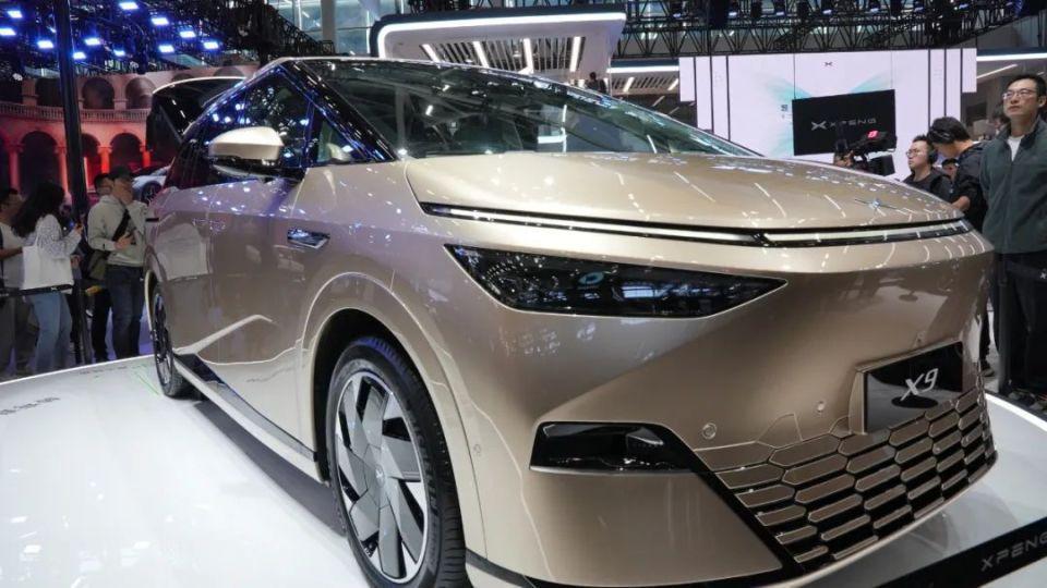 补齐续航短板，纯电MPV“围剿”燃油车