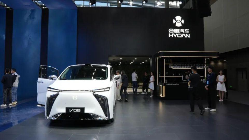 补齐续航短板，纯电MPV“围剿”燃油车