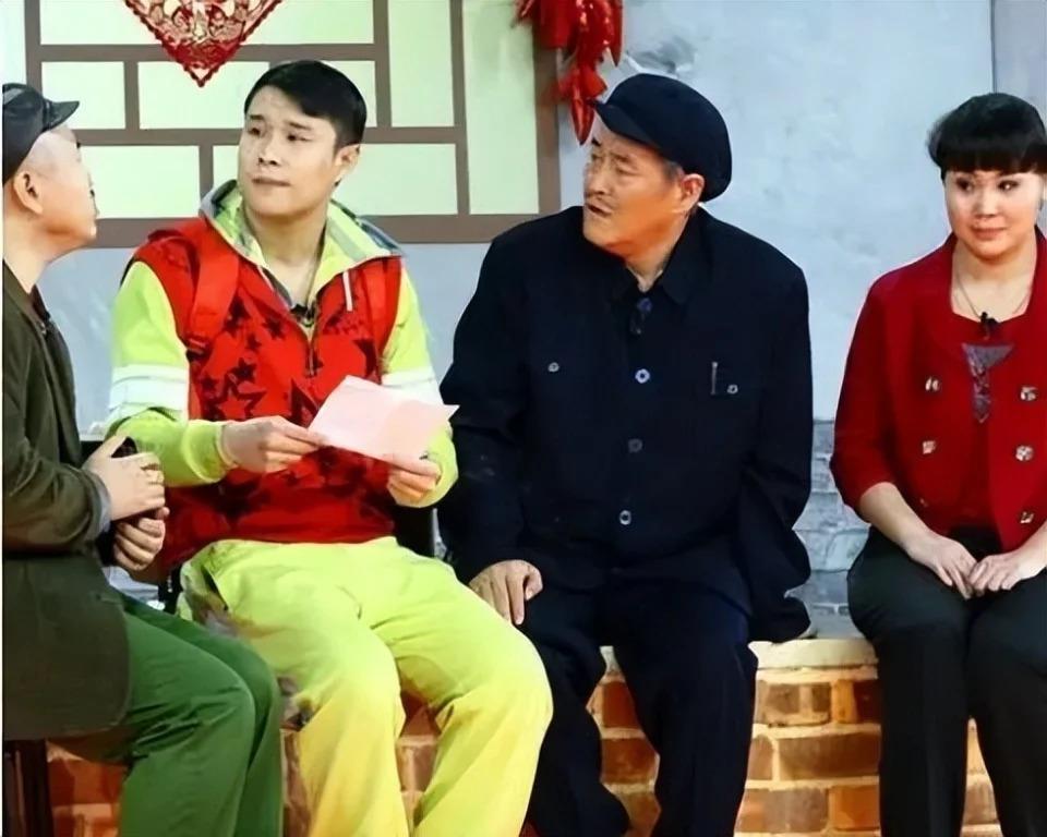 央视春晚重大失误：沈腾启动应急预案，尴尬的黑色3分钟