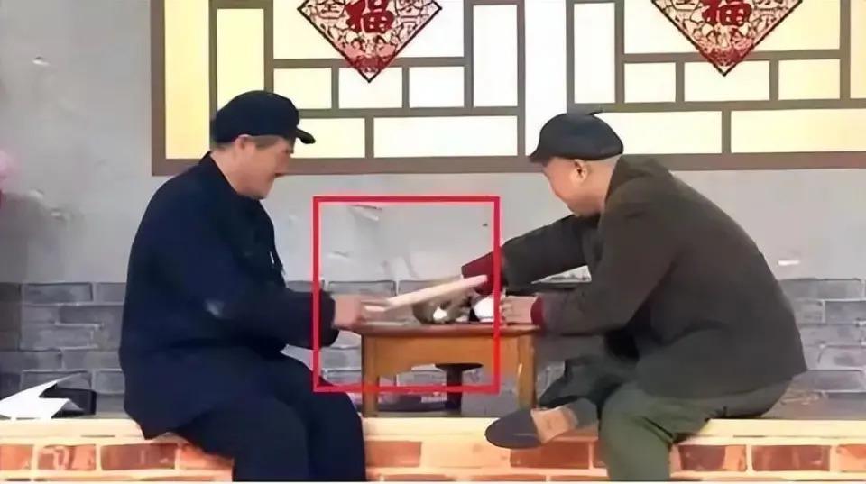 央视春晚重大失误：沈腾启动应急预案，尴尬的黑色3分钟