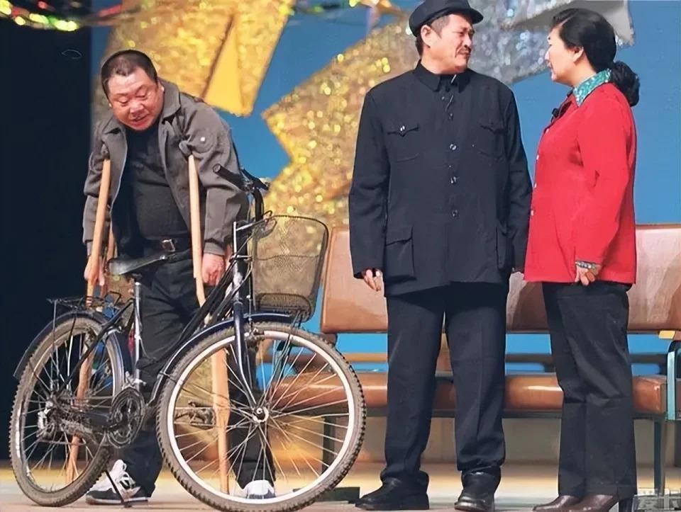央视春晚重大失误：沈腾启动应急预案，尴尬的黑色3分钟