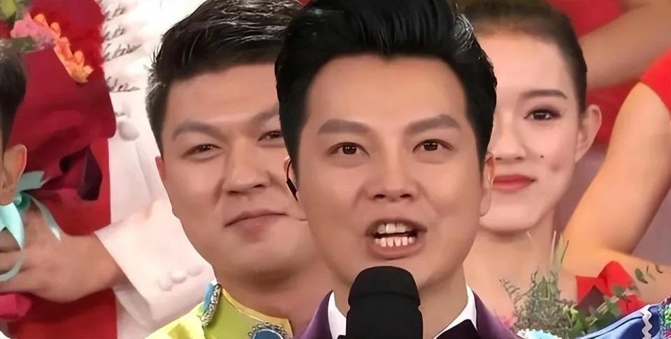 央视春晚重大失误：沈腾启动应急预案，尴尬的黑色3分钟