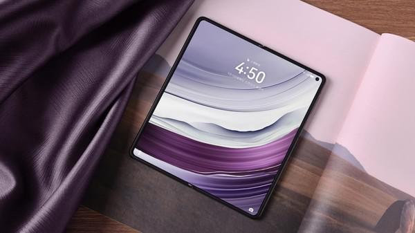 华为Mate X5“下火海”展示全面可靠 金刚不坏之身真的强