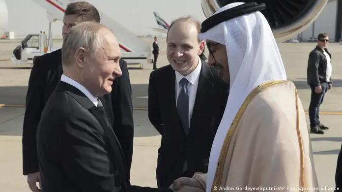 普京突访中东，下一盘什么棋？