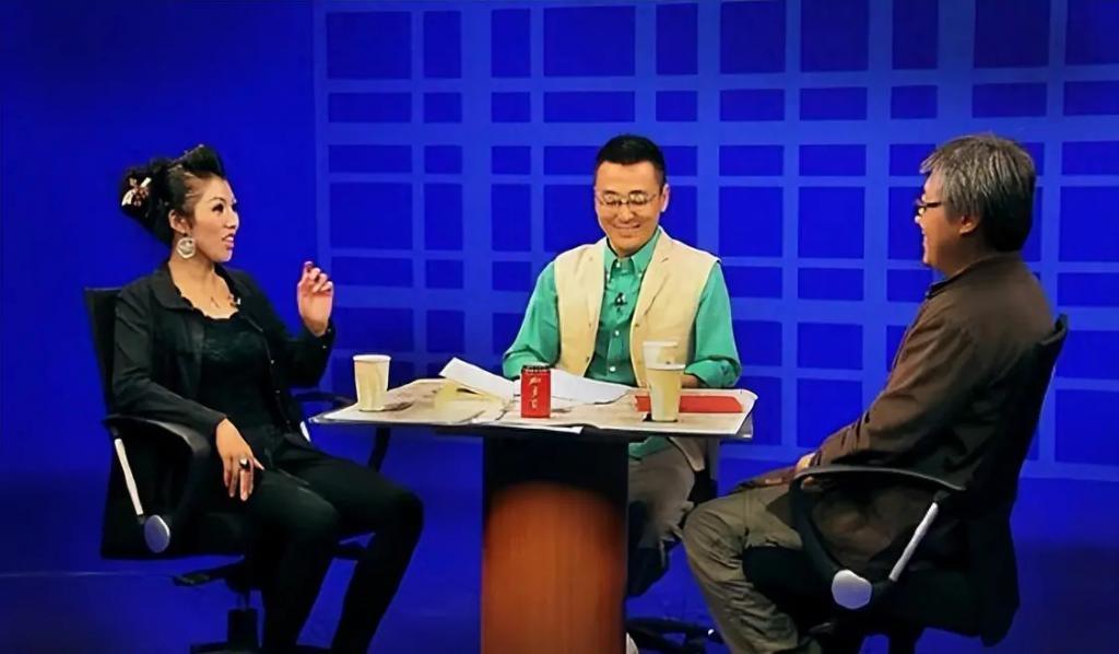 17岁被性侵34岁成老鸨49岁嫁名导，她一手烂牌打成王炸