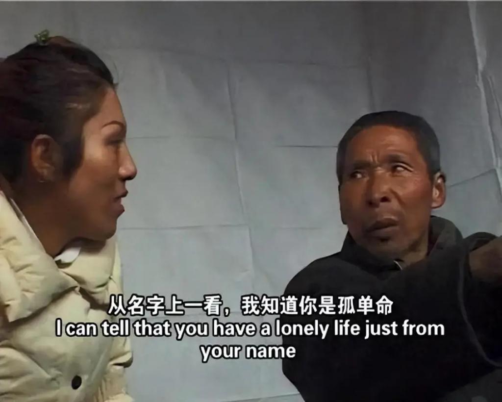 17岁被性侵34岁成老鸨49岁嫁名导，她一手烂牌打成王炸