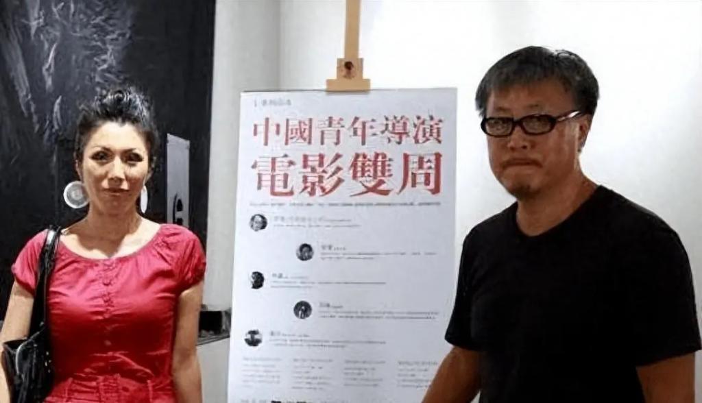 17岁被性侵34岁成老鸨49岁嫁名导，她一手烂牌打成王炸