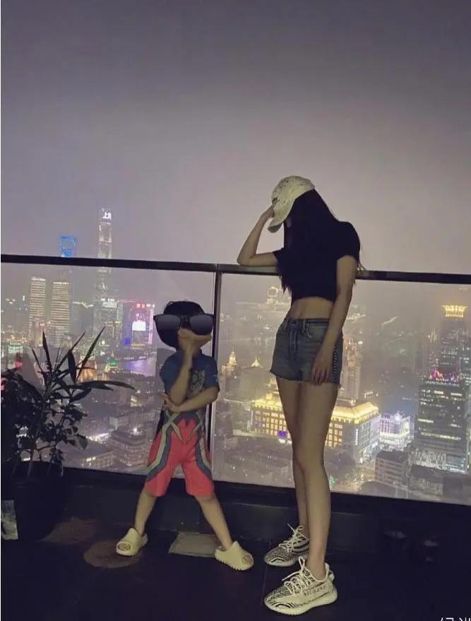 三天两头见前妻，没想到离婚1年后，叶珂的对手还是baby