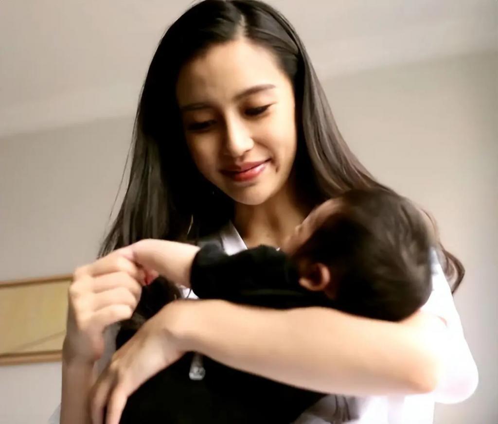 三天两头见前妻，没想到离婚1年后，叶珂的对手还是baby