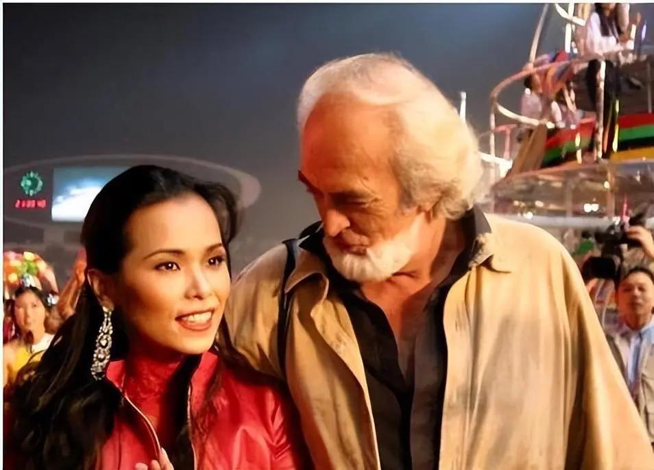 60岁韦唯现状：家暴前夫已离世，3个儿子成最大心结