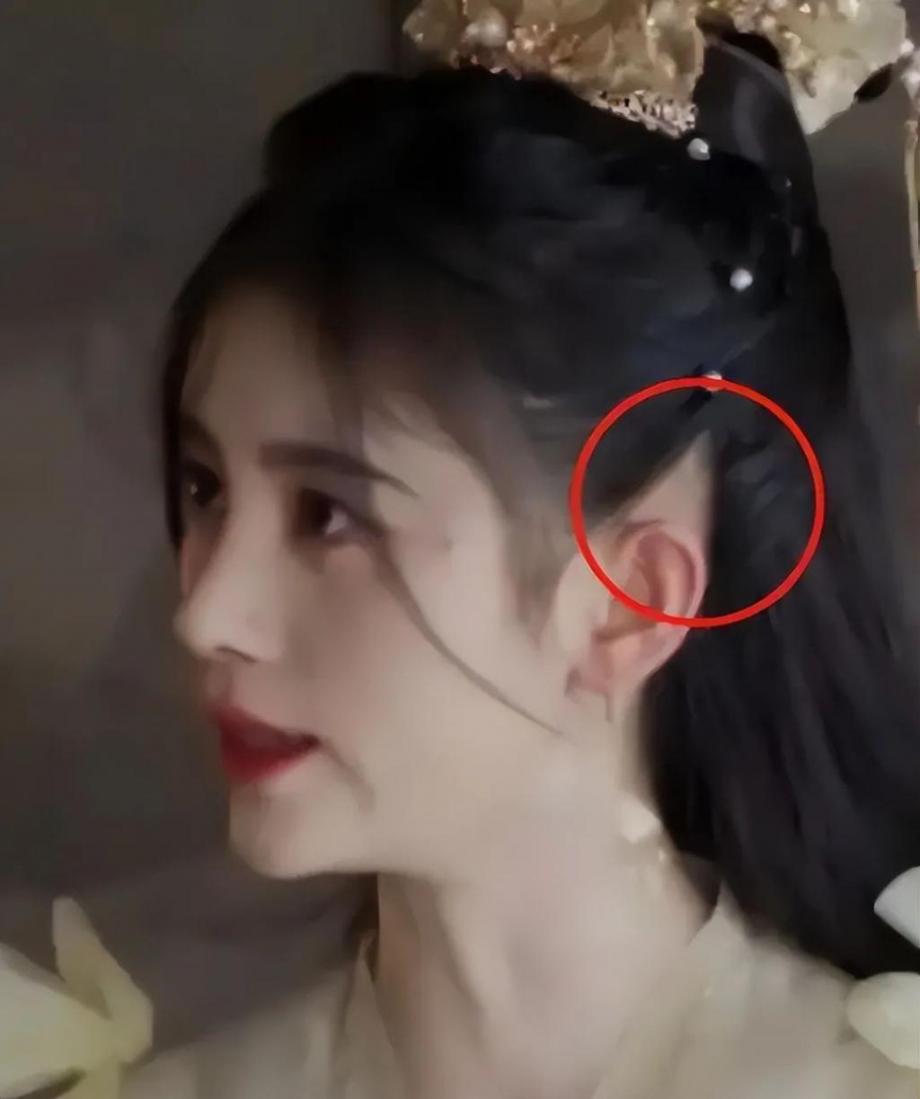 这一夜，张天爱的“假屁股”，撕开了内娱女星的遮羞布