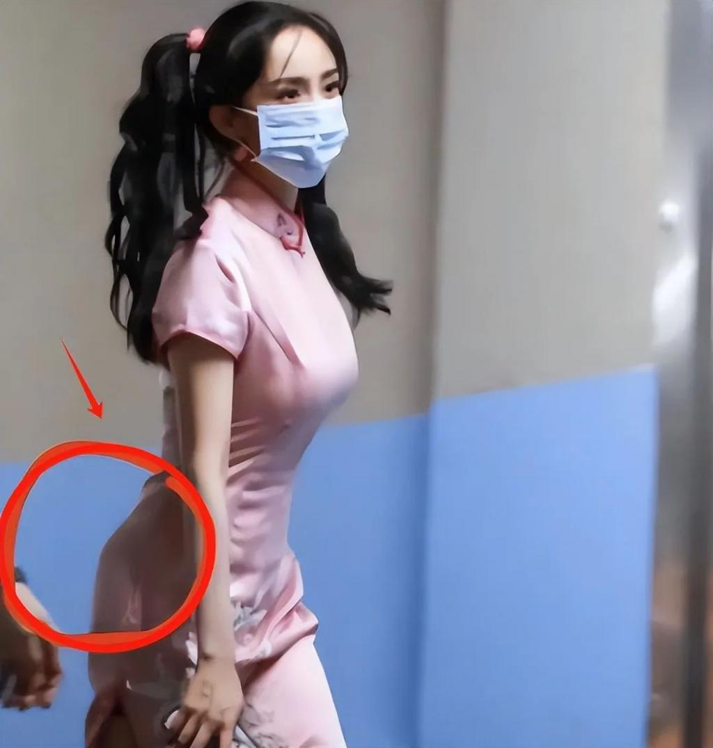 这一夜，张天爱的“假屁股”，撕开了内娱女星的遮羞布