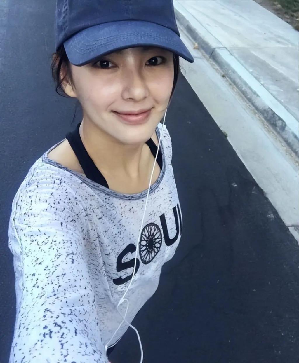 这一夜，张天爱的“假屁股”，撕开了内娱女星的遮羞布