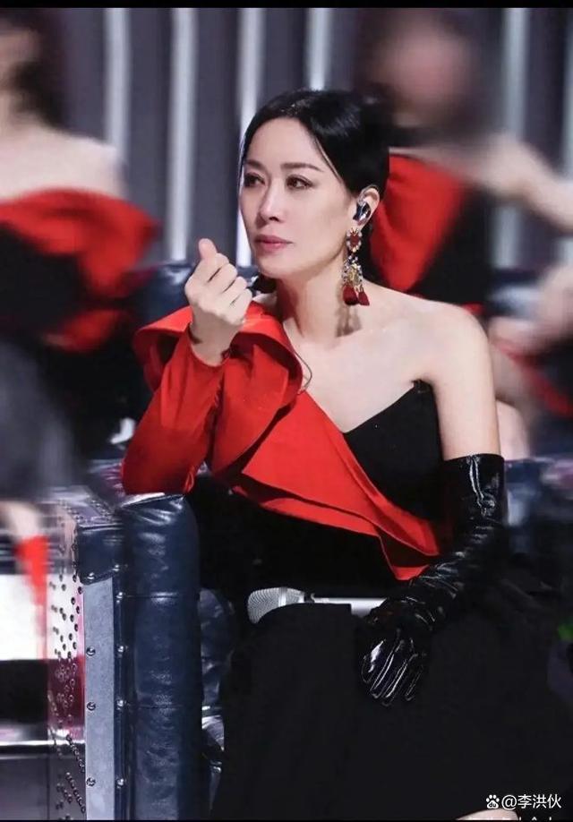 屋漏偏逢连夜雨，湖南卫视删光那英镜头，公开播放刀郎歌曲