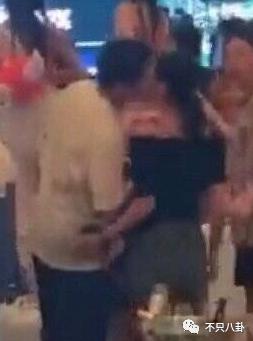 他可是纯情奶狗弟弟啊！却被曝私下不仅常去夜店还……