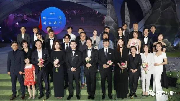他可是纯情奶狗弟弟啊！却被曝私下不仅常去夜店还……