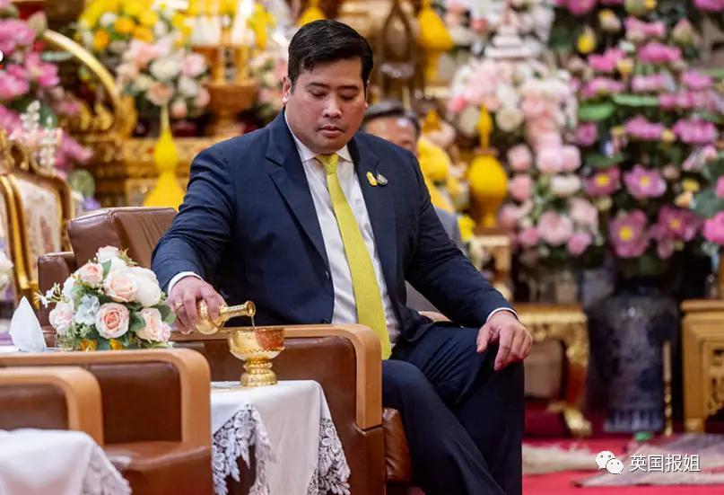 泰王室流亡二王子归国和泰王出席活动，王位钦定他了？！