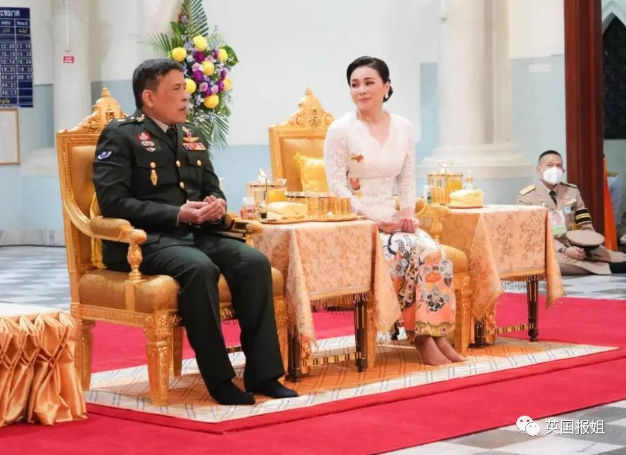 泰王室流亡二王子归国和泰王出席活动，王位钦定他了？！