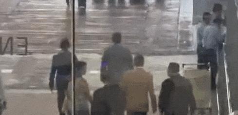 泰王室流亡二王子归国和泰王出席活动，王位钦定他了？！