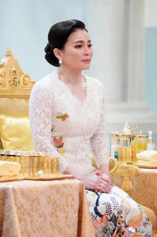 泰王室流亡二王子归国和泰王出席活动，王位钦定他了？！