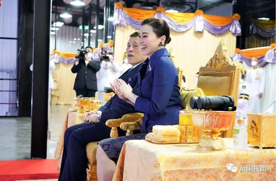 泰王室流亡二王子归国和泰王出席活动，王位钦定他了？！