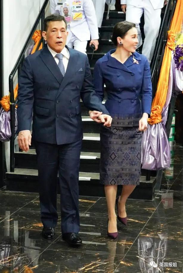 泰王室流亡二王子归国和泰王出席活动，王位钦定他了？！