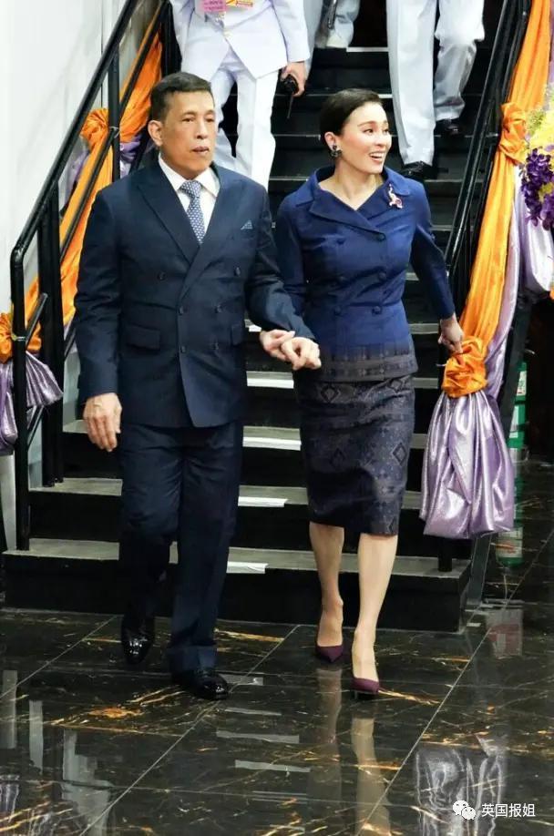 泰王室流亡二王子归国和泰王出席活动，王位钦定他了？！