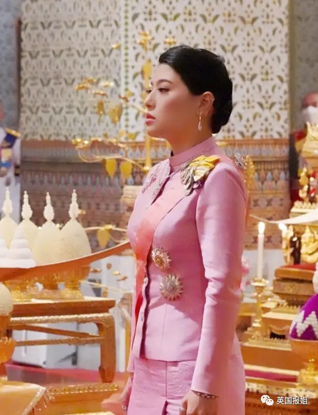 泰王室流亡二王子归国和泰王出席活动，王位钦定他了？！