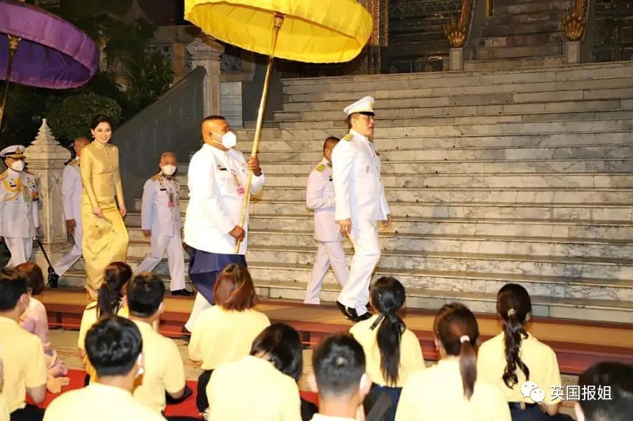泰王室流亡二王子归国和泰王出席活动，王位钦定他了？！