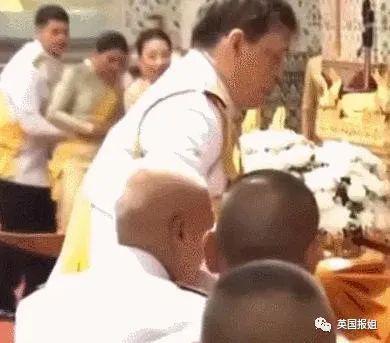泰王室流亡二王子归国和泰王出席活动，王位钦定他了？！