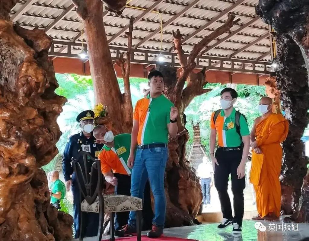 泰王室流亡二王子归国和泰王出席活动，王位钦定他了？！