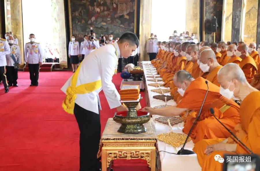 泰王室流亡二王子归国和泰王出席活动，王位钦定他了？！