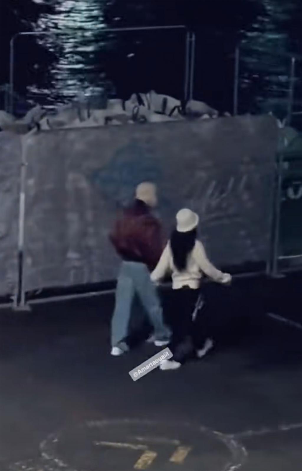 交往传闻未认可，分手传闻亦不回应？两人又上韩网热门，网友的反应是