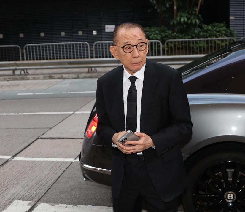 刘德华送别亡父，女儿颜值变化大，众多影坛大佬到场