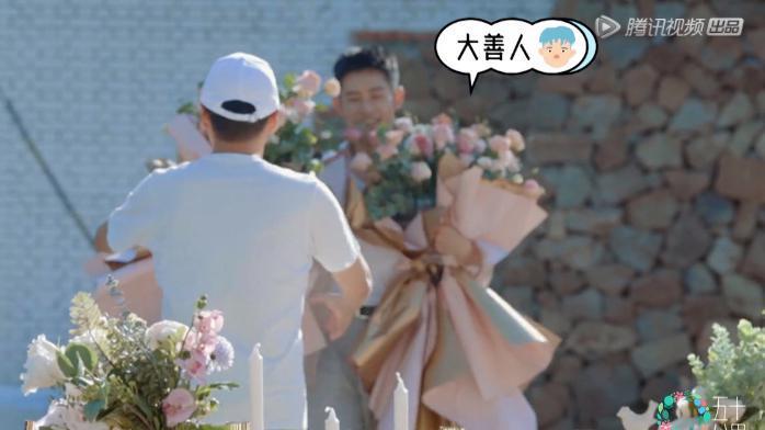 一句话都不说？以为她被孤立了…