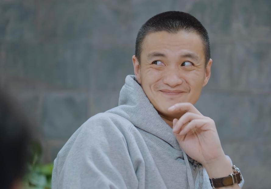 一句话都不说？以为她被孤立了…