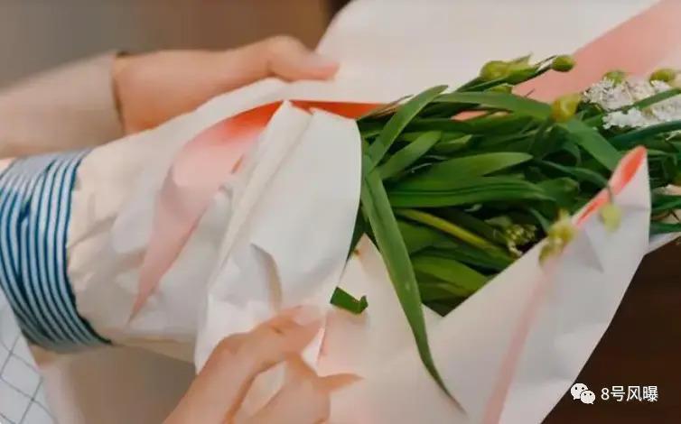 换名补拍一波三折，最终依旧在贩卖焦虑？