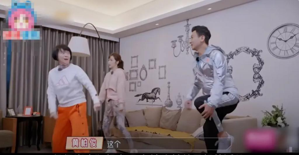 侯佩岑官宣离婚？婚姻窒息紧绷，发文离开和前任互动？