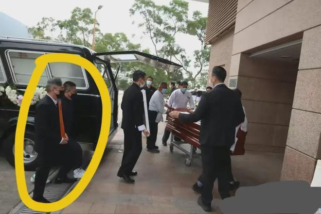 刘德华6姐弟24人大家族曝光，父亲葬礼展现凝聚力