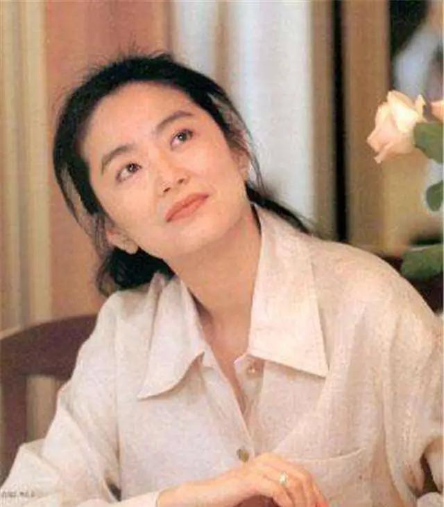 林青霞失散在大陆的亲姐姐，42年后姐妹重聚