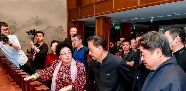 京圈富婆：有人背景强大有人财力雄厚，每个都是女中豪杰