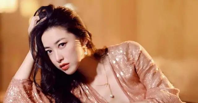 京圈富婆：有人背景强大有人财力雄厚，每个都是女中豪杰